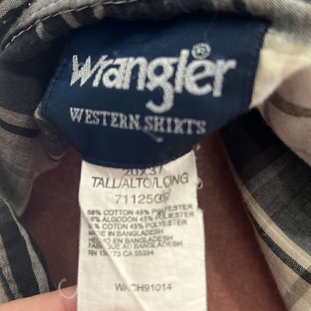 Wrangler Button Down    - Picture 6 of 6